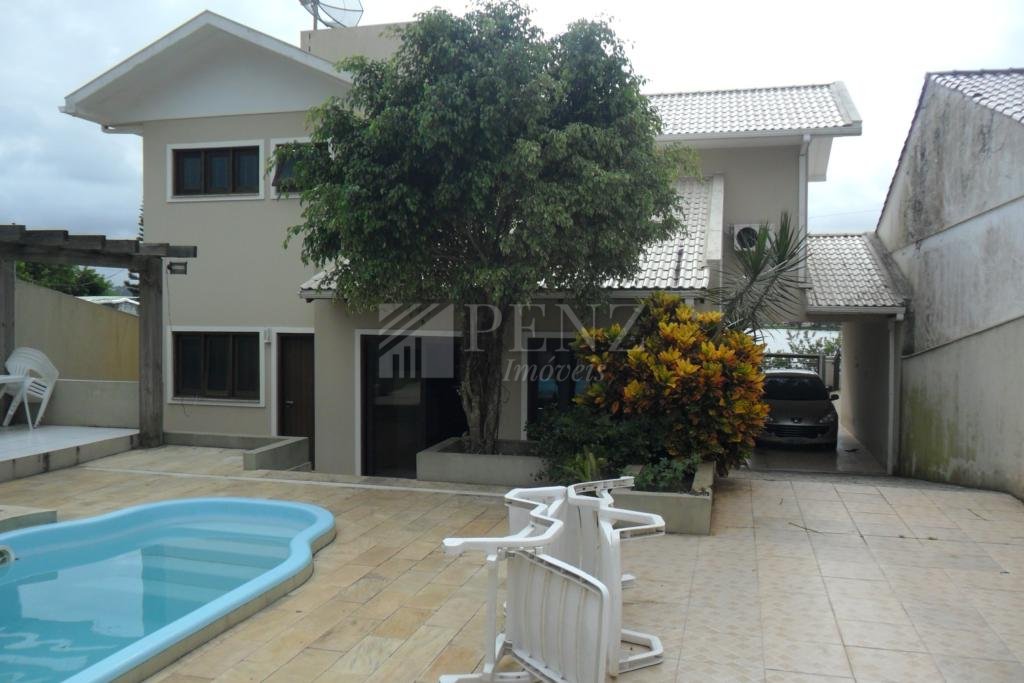 Casa 3 Dorm.